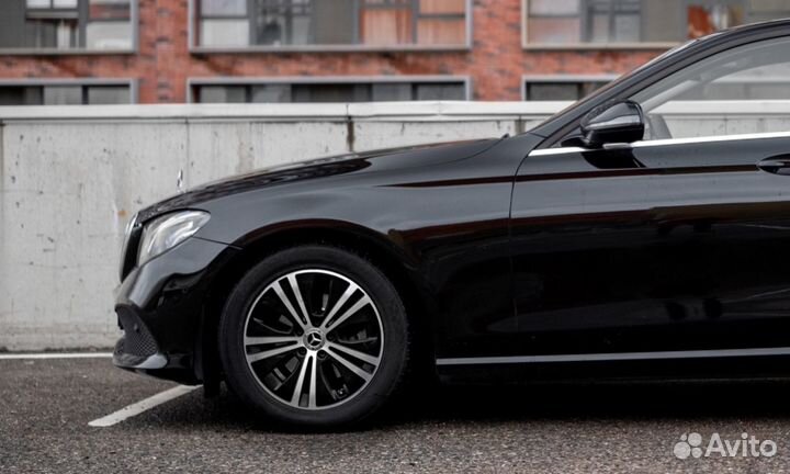 Аренда Mercedes-Benz E-класс W213/S213/C238/A238 (2016—2021) от одной минуты в Москве