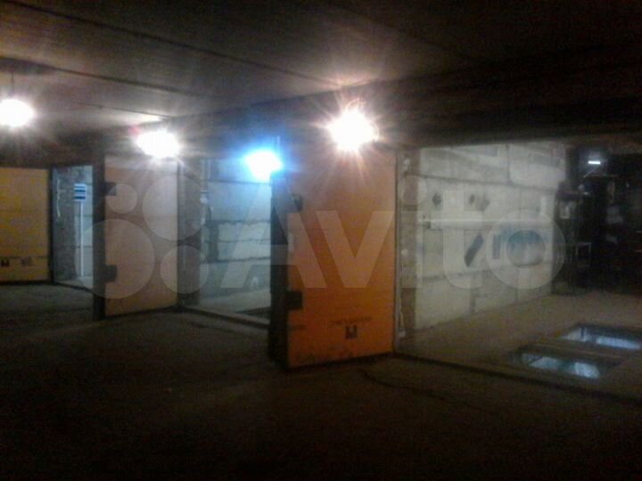 Гараж, > 30 м²