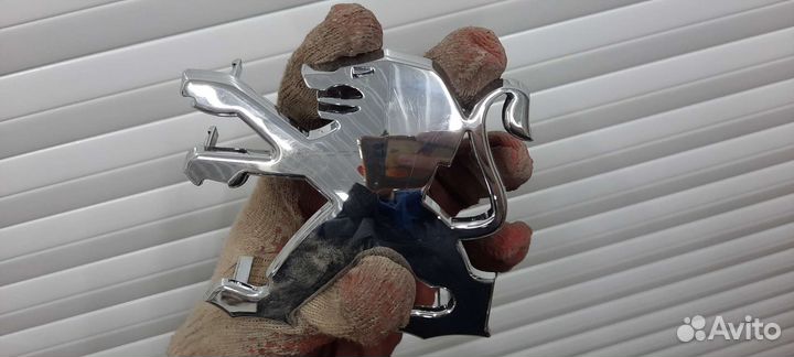 Эмблема Peugeot Boxer/2008