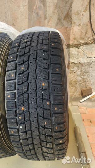 Dunlop SP Winter Ice 01 235/65 R17 108T