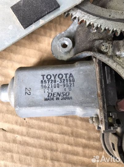 Стеклоподъемник задний правый Toyota RAV4(647)