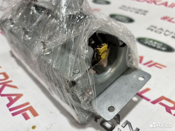 Подушка в торпеду Land Rover Discovery 3/4