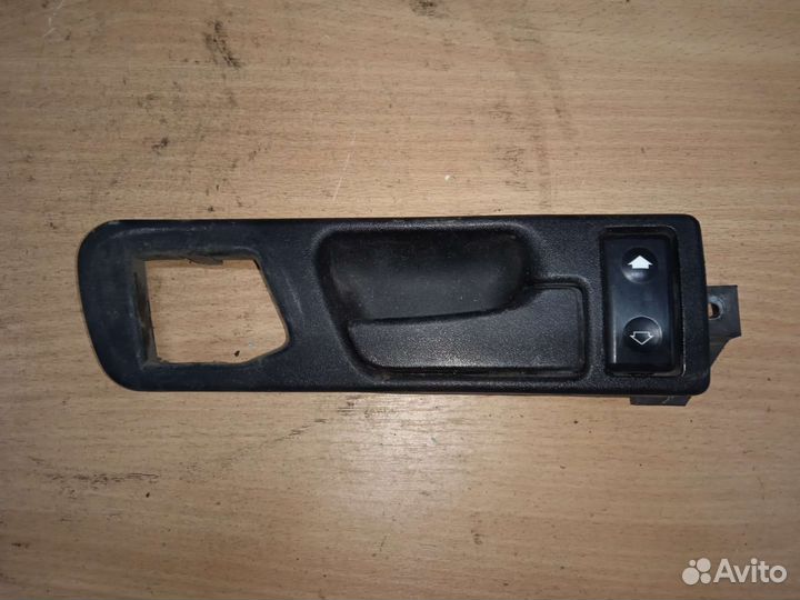 Ручка внутренняя задняя правая BMW 7 E32 бмв