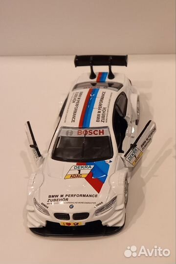 Машинка BMW 1 /43