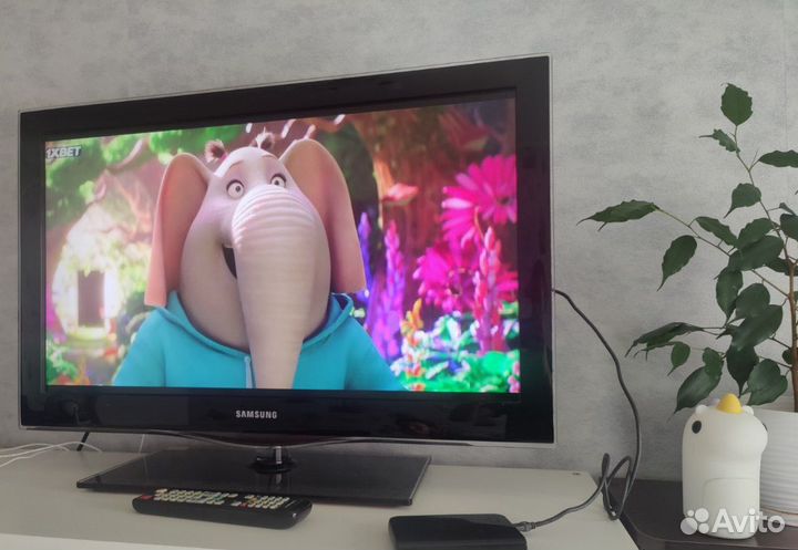 Телевизор samsung