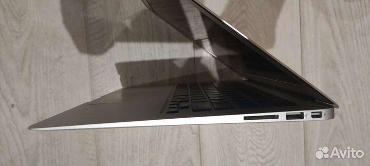 Apple MacBook Air 13 2011 A1369