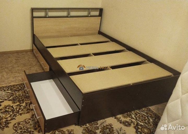 Кровать 140х200 с ящиками