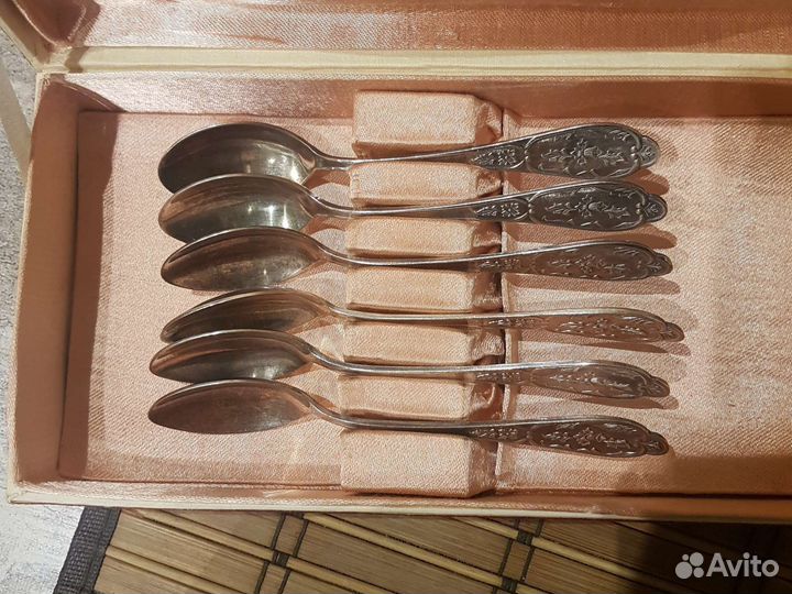 Набор мельхиоровых ложек столовых и чайных