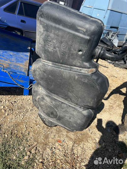 Бак топливный бензобак Volkswagen Transporter T5