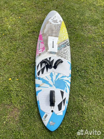 Доска для виндсерфинга. Fanatic skate TE 90l