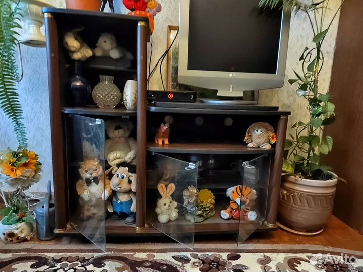 Тумба под телевизор