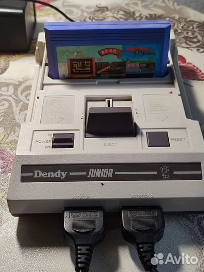Игровая приставка Dendy junior с картриджами