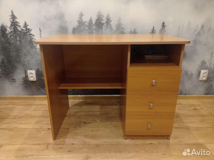 Стол письменный