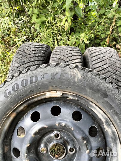 Goodyear UltraGrip 185/65 R15