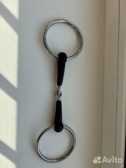 Трензель для лошади девятка