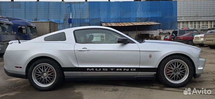 Ford Mustang 4.0 AT, 2010, 181 000 км