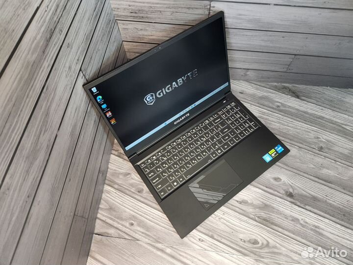 Gigabyte G5 MF Core i5-12500H / 16 / RTX4050