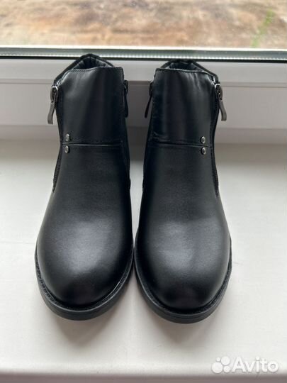 Ботинки новые для девочки