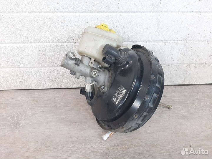 Вакуумный уселитель Volkswagen Tuareg 1