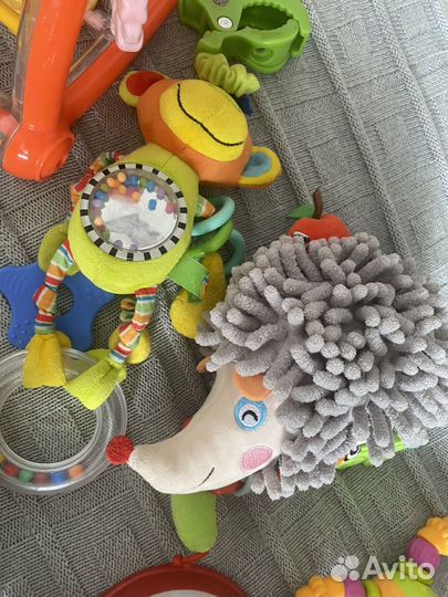 Игрушки для малышей пакетом