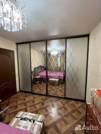 Раздвижная перегородка с матовым стеклом