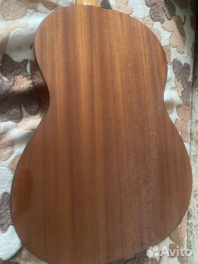 Акустическая гитара