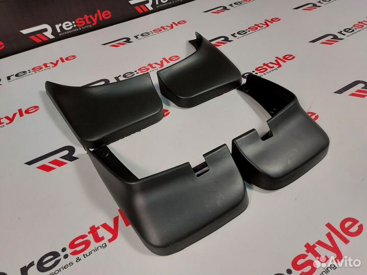 Брызговики Toyota Rush 06-08г Черные