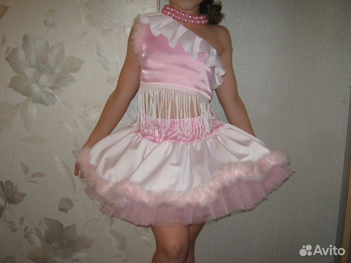 Продам детские новогодние костюмы