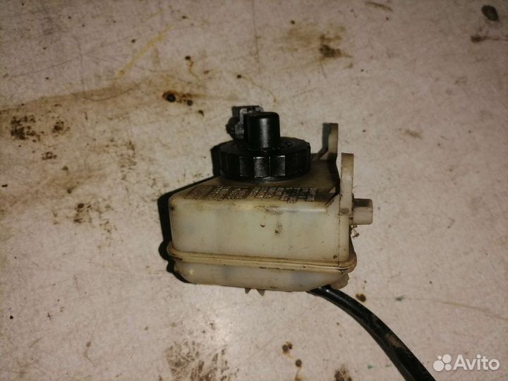 Бачок тормозной жидкости Ford Focus 1