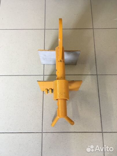 Захват для сендвич панелей