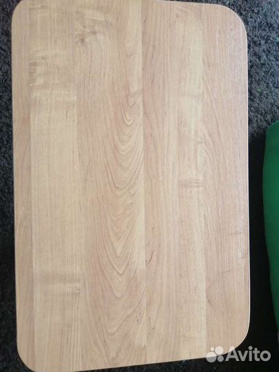 Журнальный столик на колесах