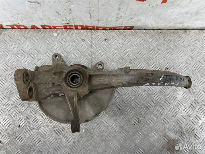 Кулак поворотный правый передний Мазда Атенза GG