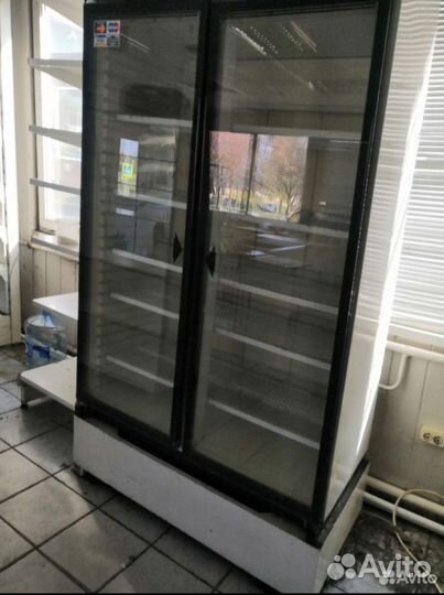 Холодильный шкаф