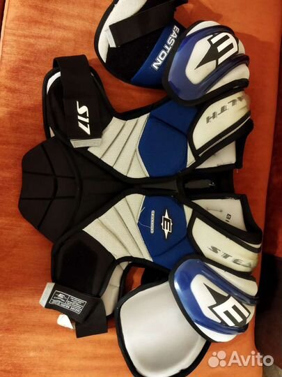 Нагрудник хоккейный easton