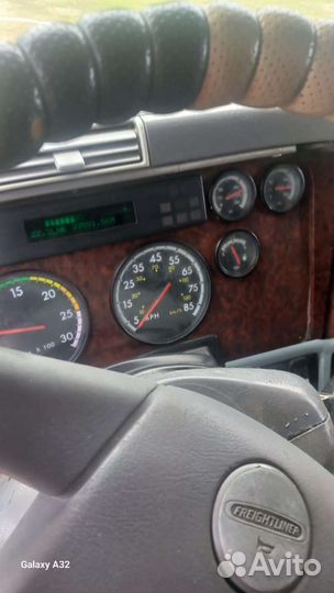 Freightliner Century Class, 2002