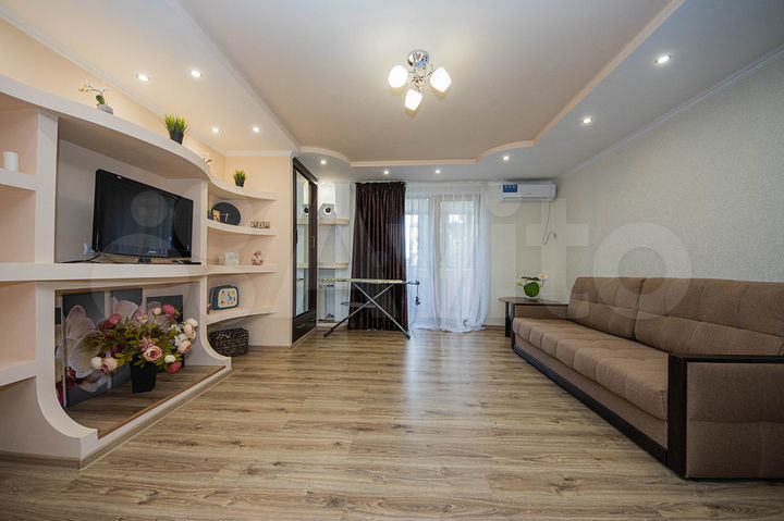2-к. квартира, 54 м², 1/5 эт.