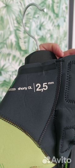 Гидрокостюм женский 2.5 мм. 