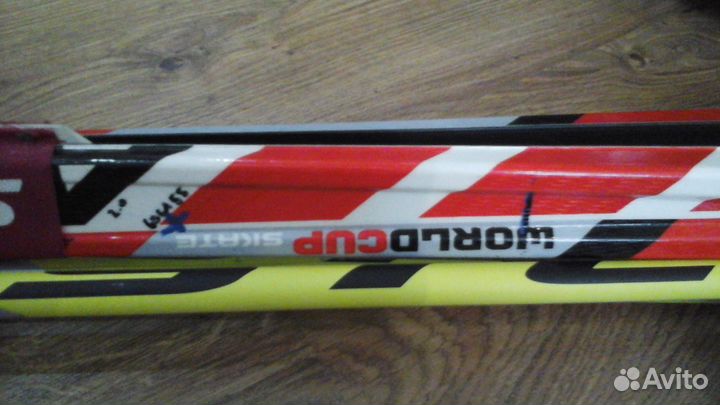 Гоночные лыжи atomic