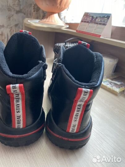 Кроссовки бртинки на подростка