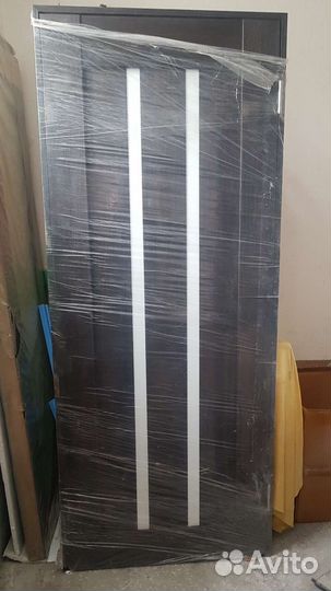 Двери с коробкой новые