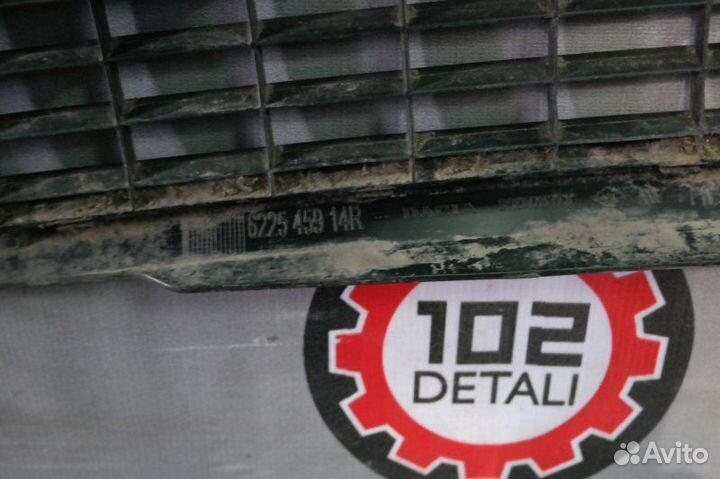 Решетка бампера центральная Renault Duster