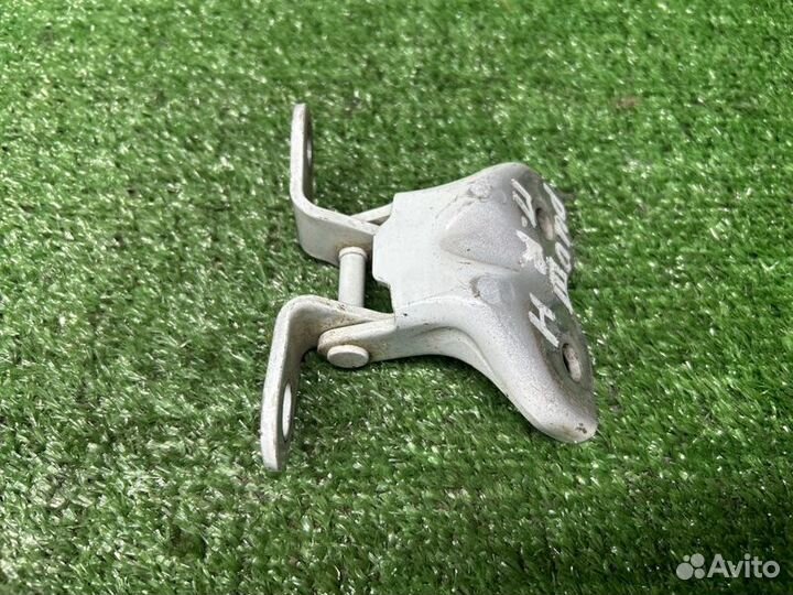 Петля двери передняя правая Kia Rio 3