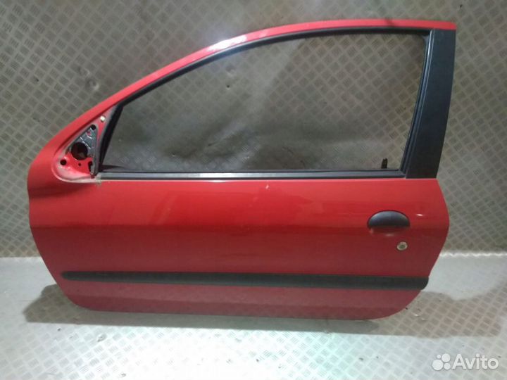 Дверь передняя левая Пежо 206