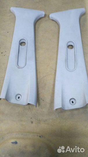 Обшивка средней стойки передняя Skoda Octavia Tour