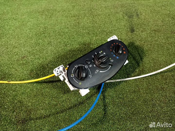 Блок управления климатической установкой Nissan