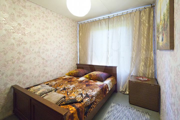 Снять комнату в юго западном районе. Суточный квартира метро юго-западная. Отель на анохина 7. Сниму комнату посуточно возле метро курская. Комната югазападная метро.