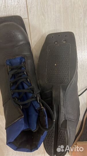 Лыжные ботинки