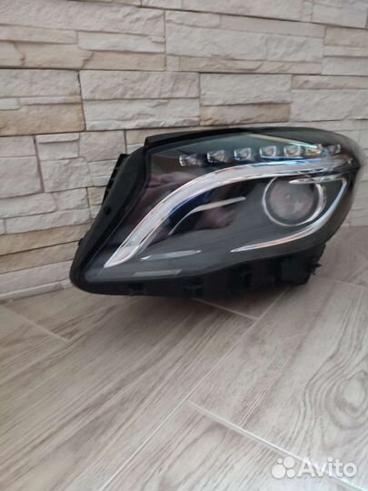 Фара передняя левая на Мерседес GLA 156