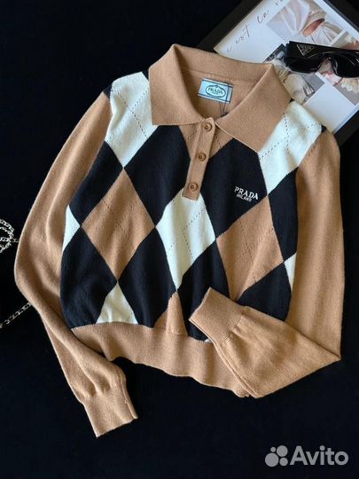 Свитер Prada размер М 44