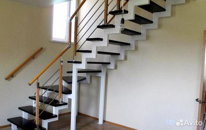 Лестница в коттедж